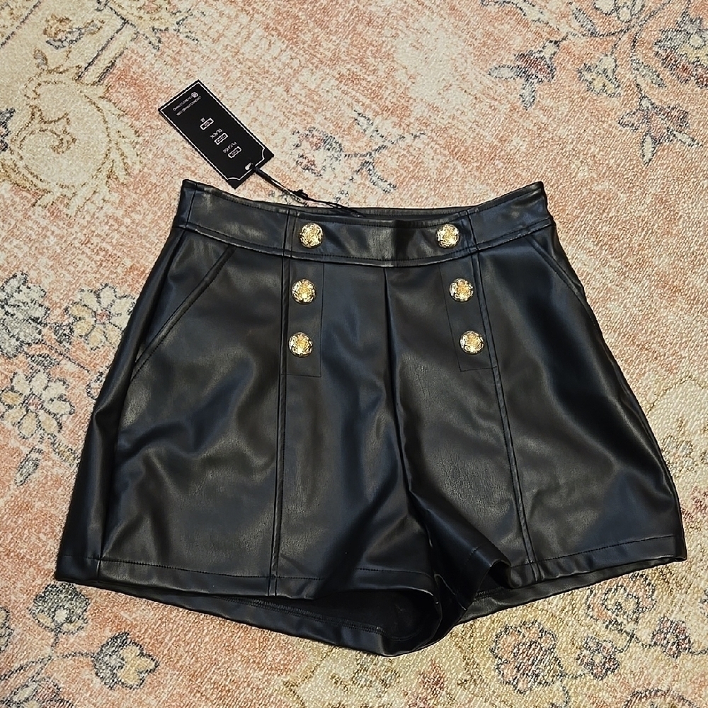 Ci Sono Black Faux Leather High Waist Side Zip Shorts Size M